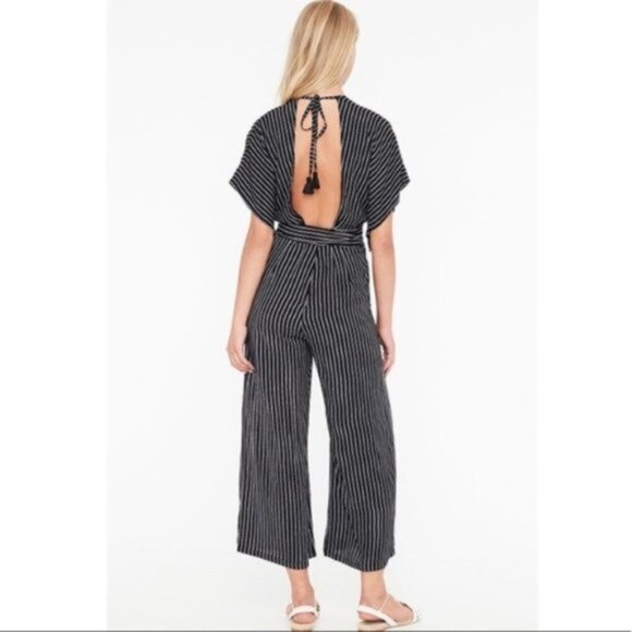 𝅺NWT Faithfull The Brand Pinstripe Black‎ & White Cedric Jumpsuit Women Sz 4 - Picture 2 of 8